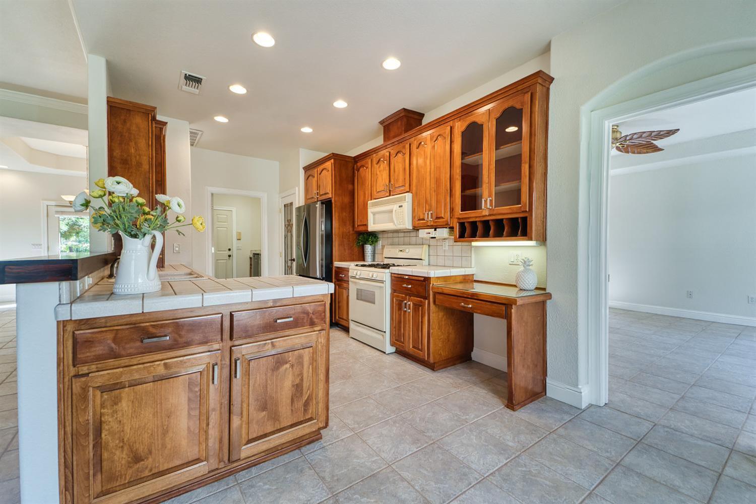 711 Saddleback Drive