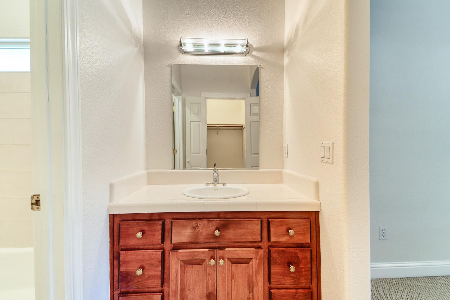 711 Saddleback Drive