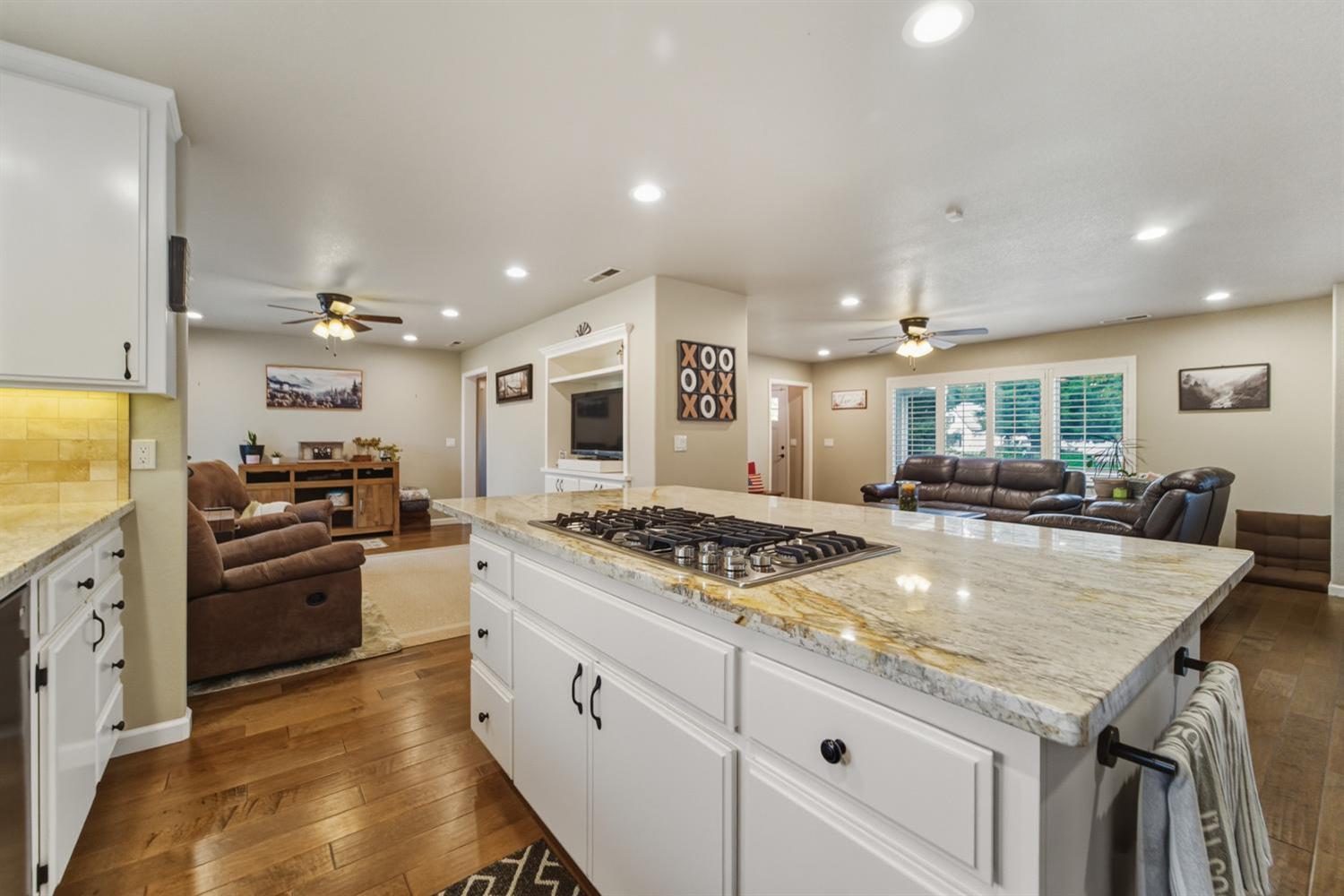 655 Saddleback Drive