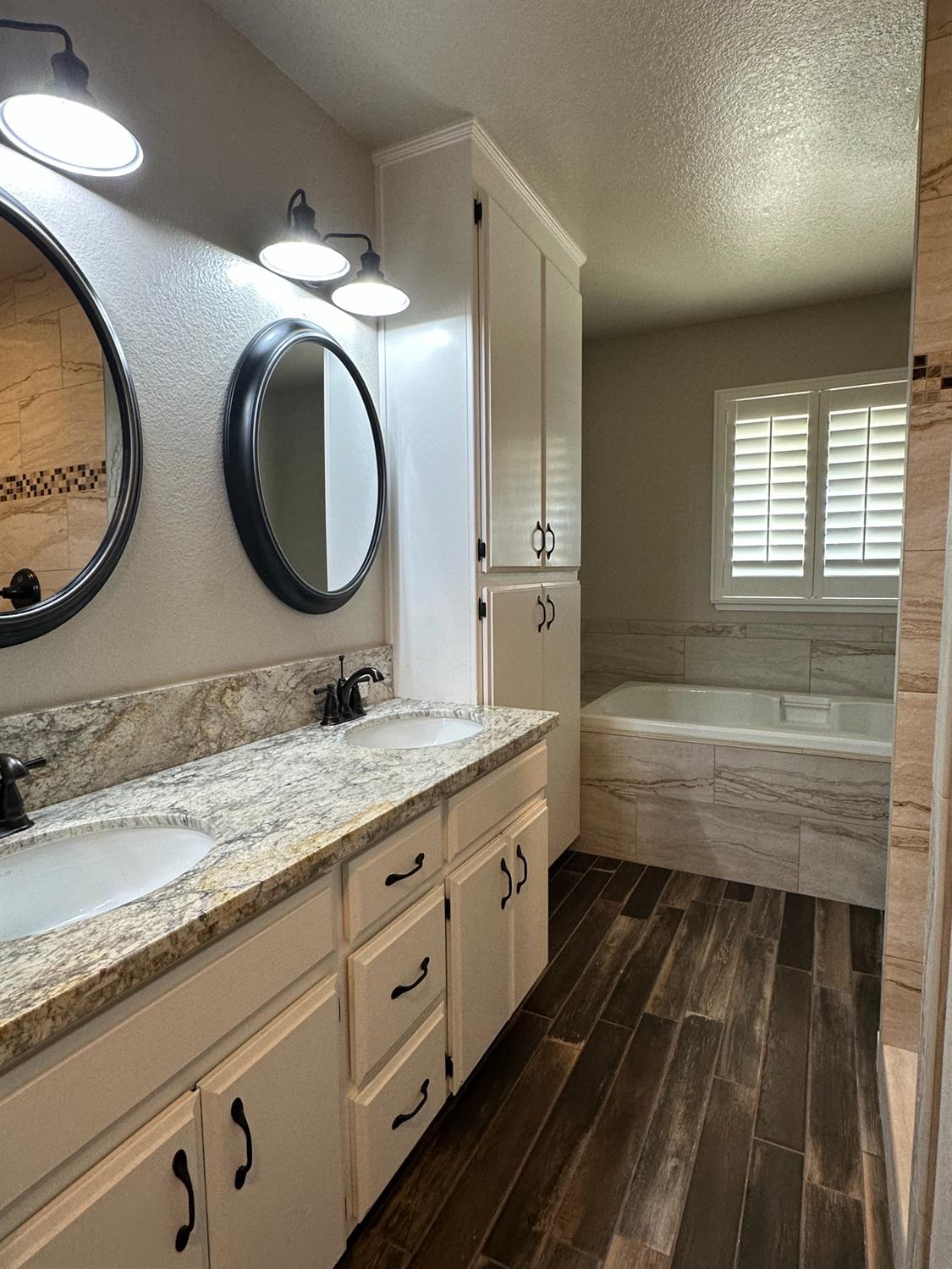 655 Saddleback Drive