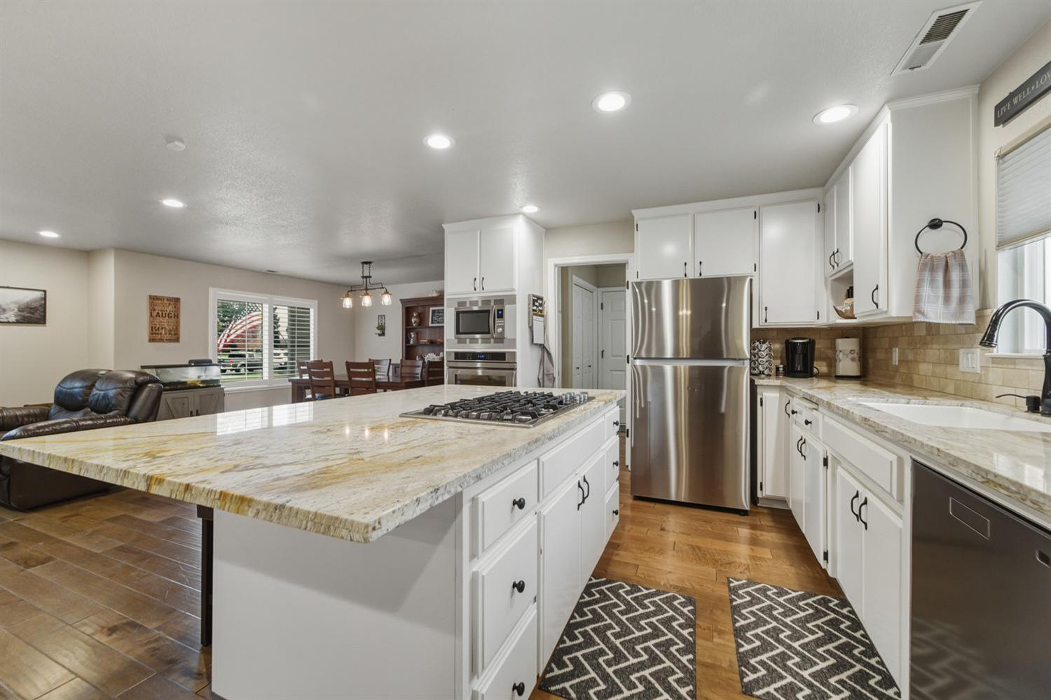 655 Saddleback Drive