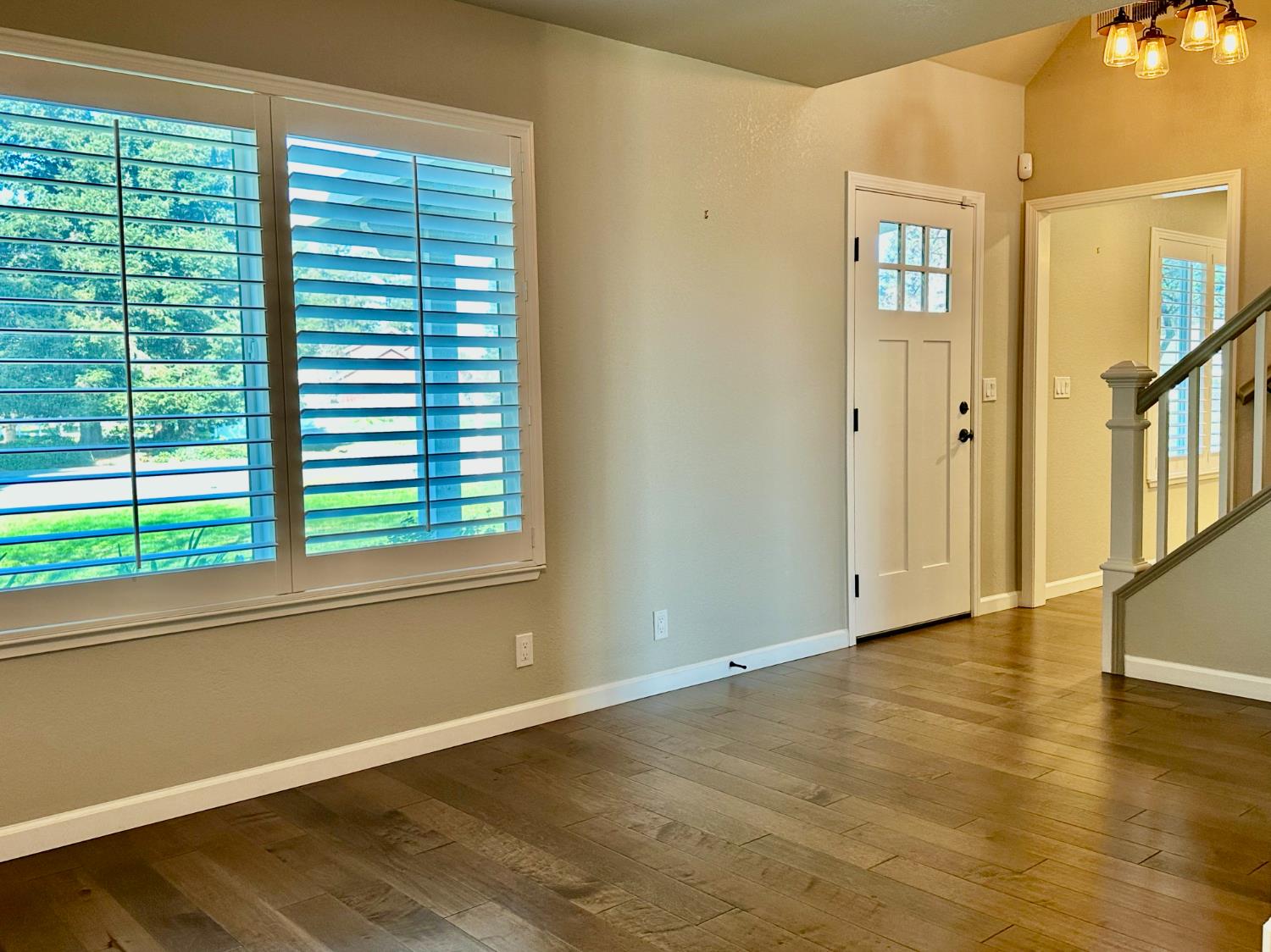 655 Saddleback Drive