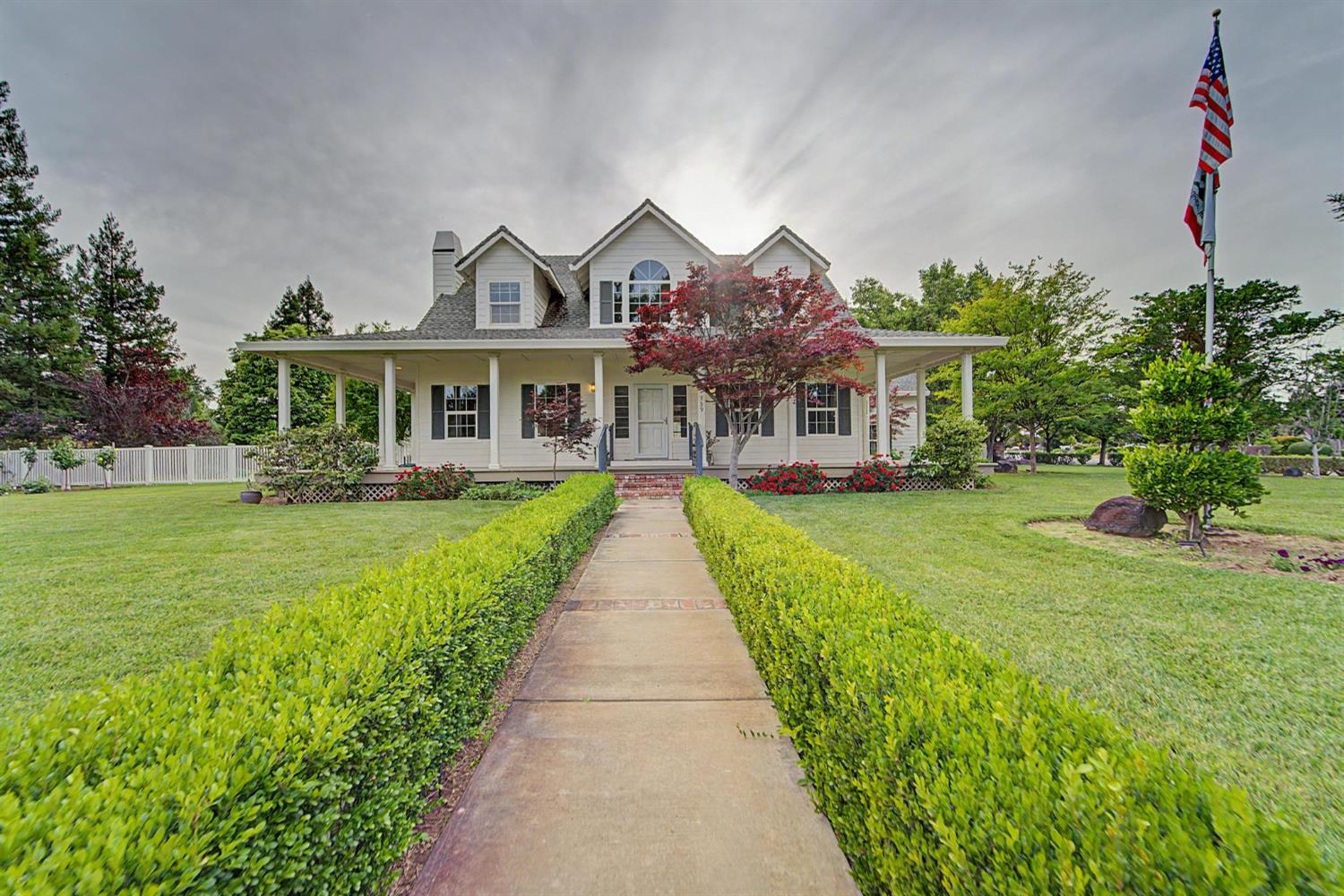 739 Saddleback Drive