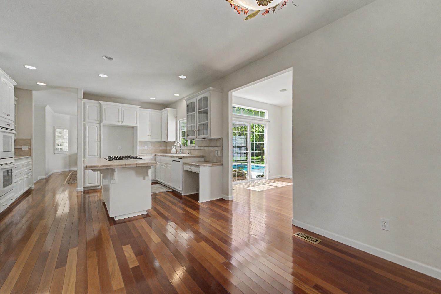 739 Saddleback Drive