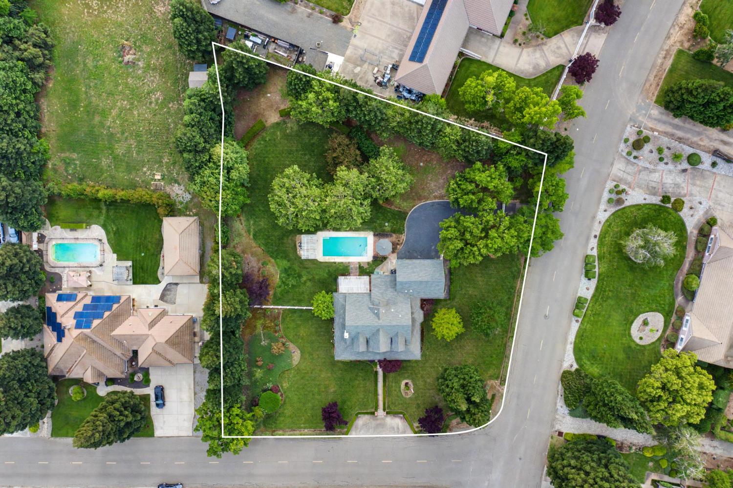 739 Saddleback Drive