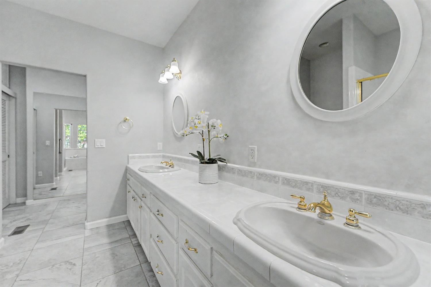 739 Saddleback Drive