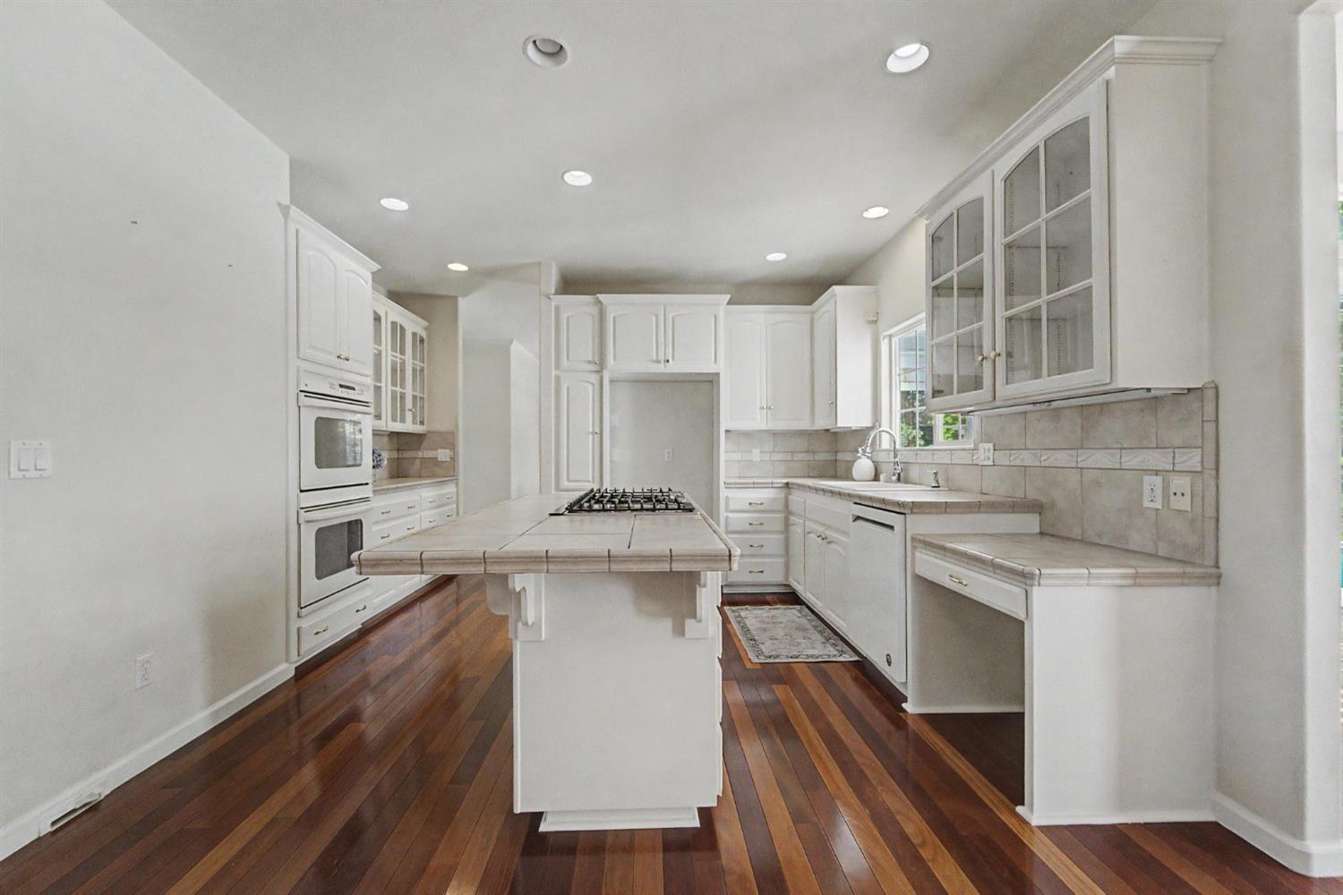 739 Saddleback Drive