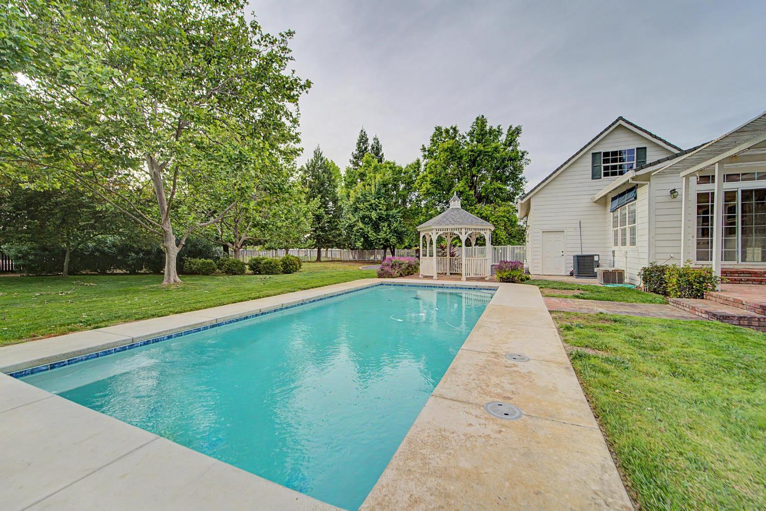 739 Saddleback Drive