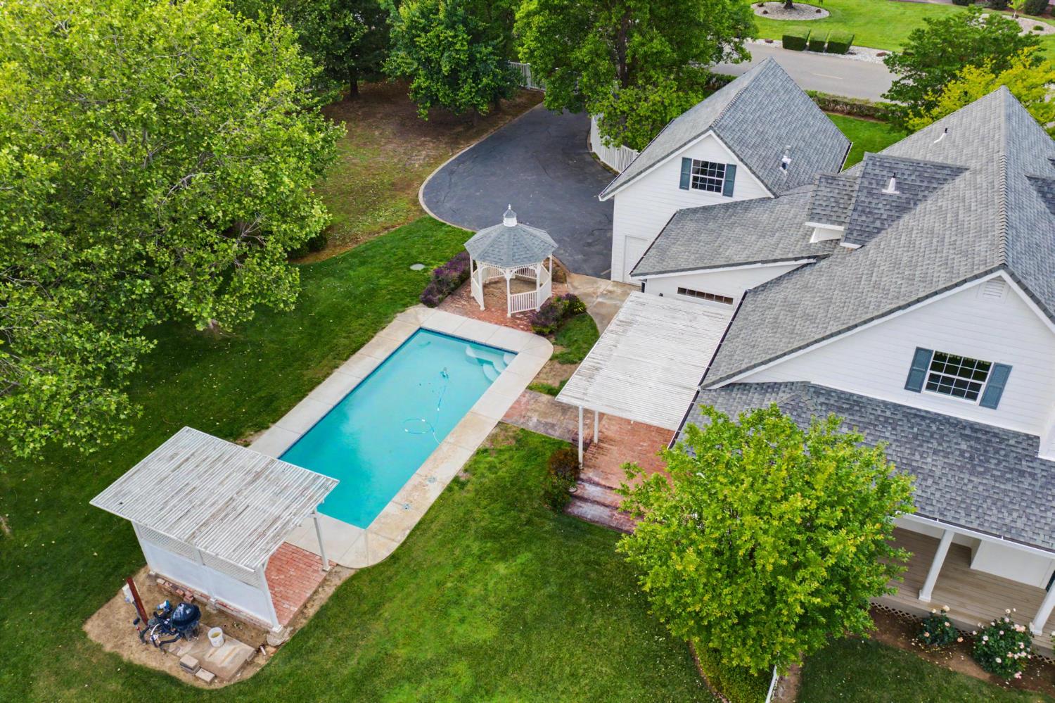 739 Saddleback Drive