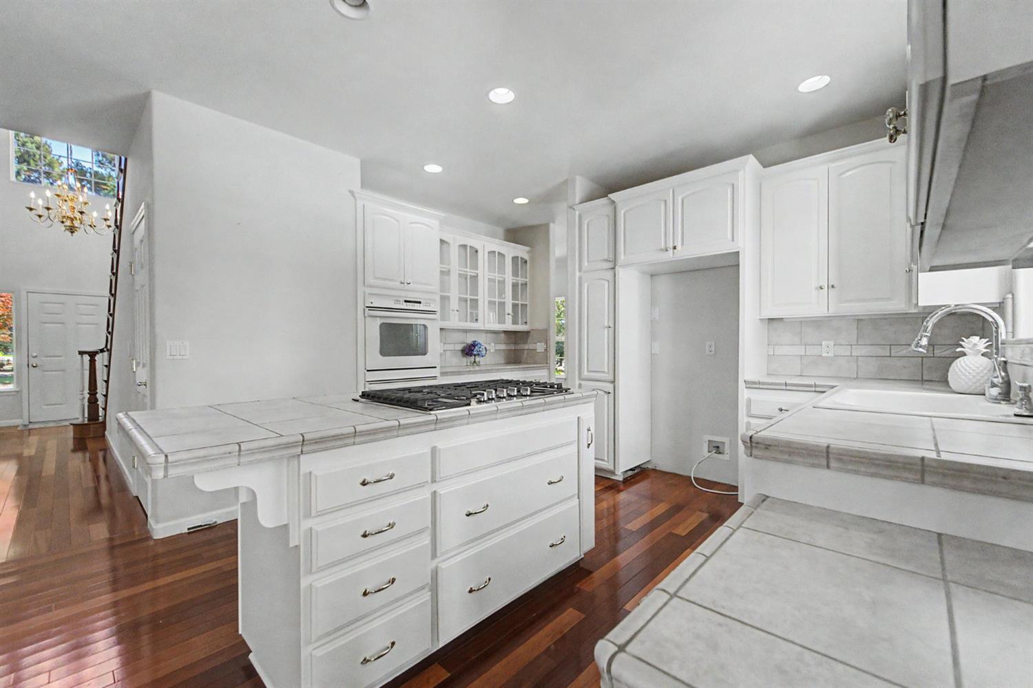 739 Saddleback Drive