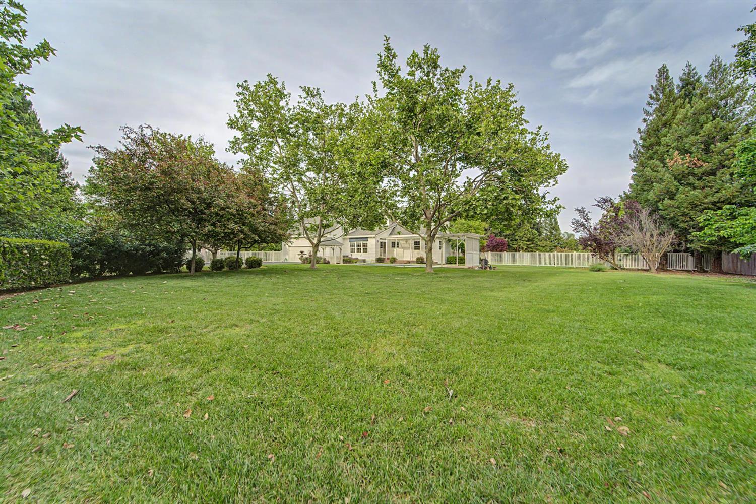 739 Saddleback Drive