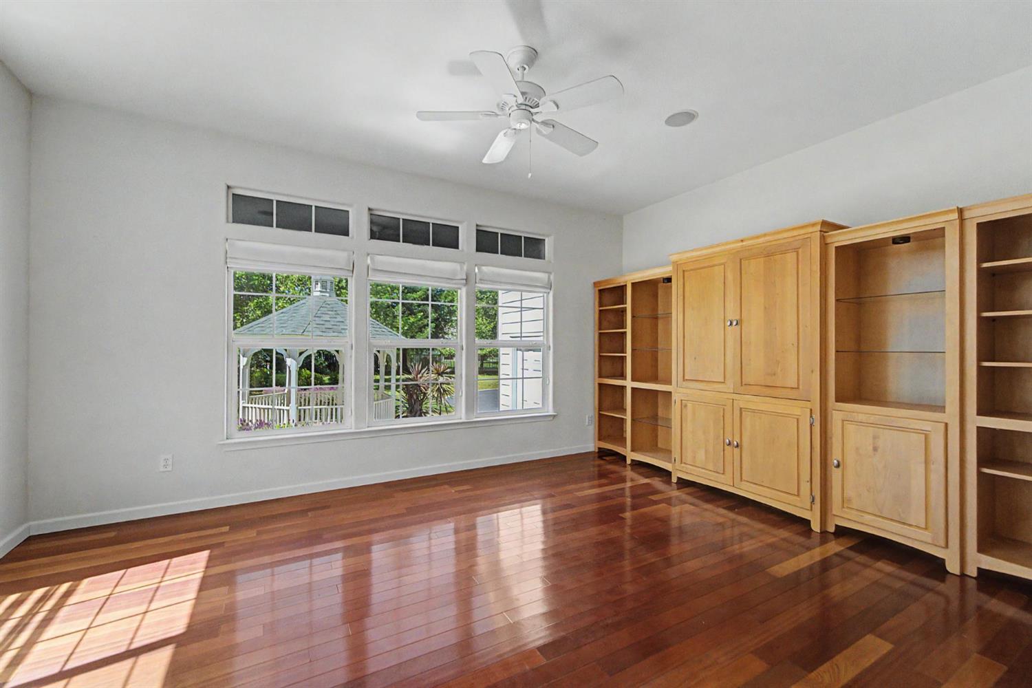 739 Saddleback Drive