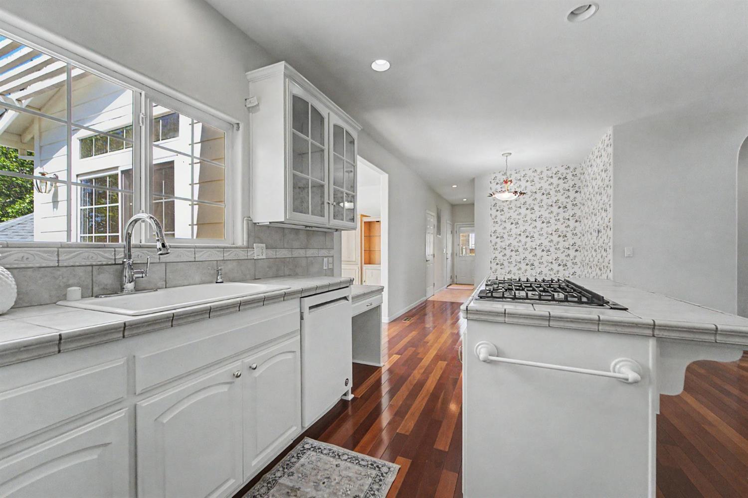 739 Saddleback Drive