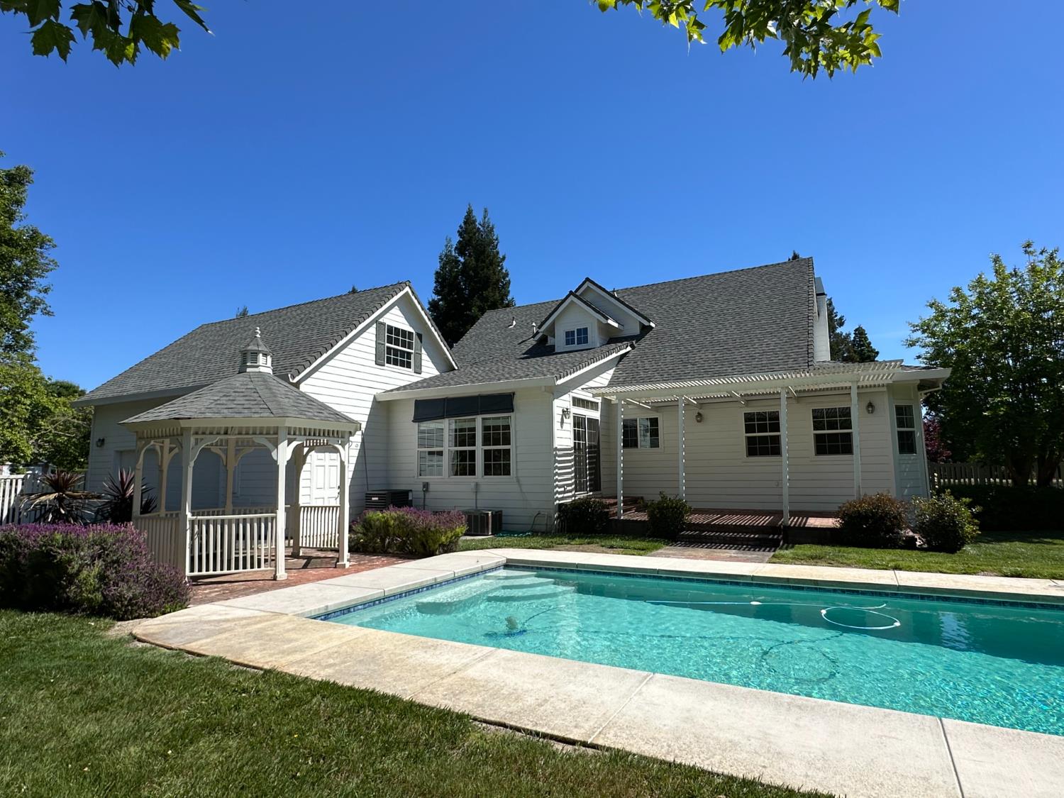 739 Saddleback Drive