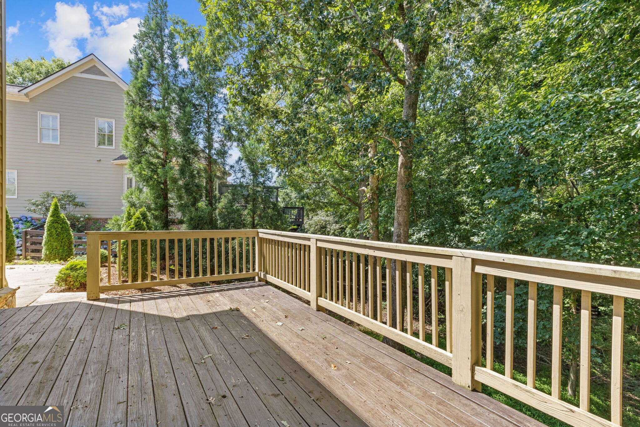 8775 Mica Creek