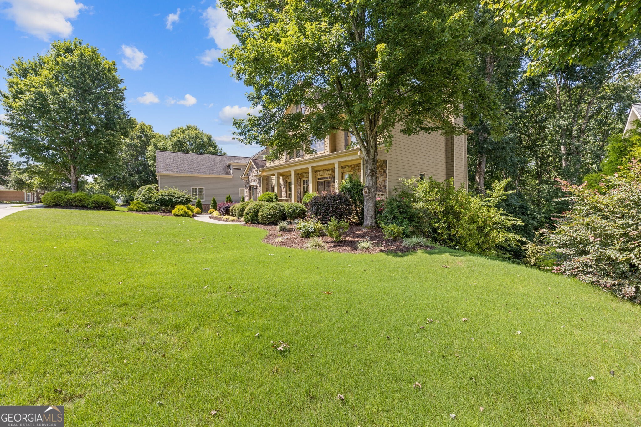 8775 Mica Creek