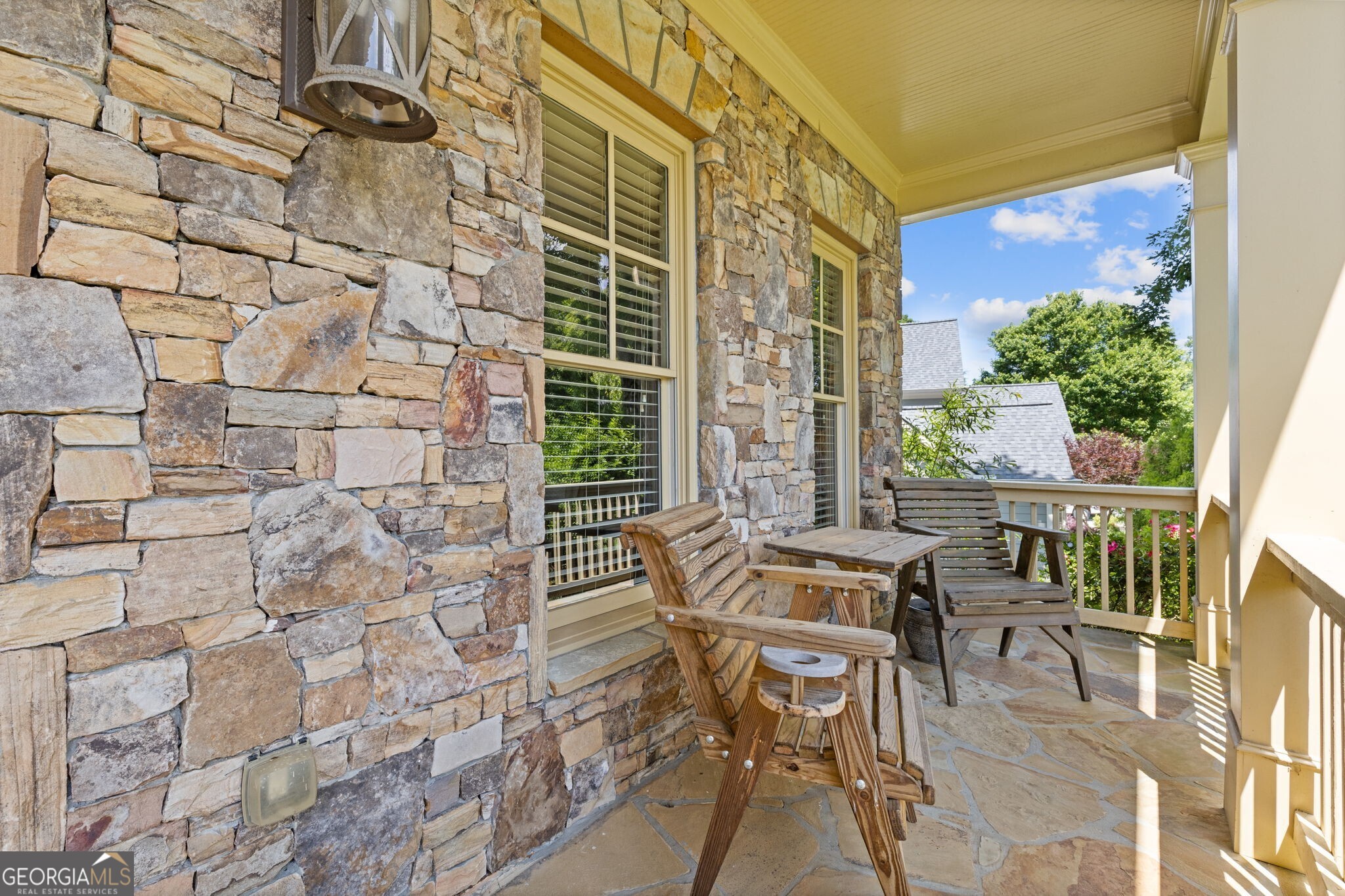 8775 Mica Creek