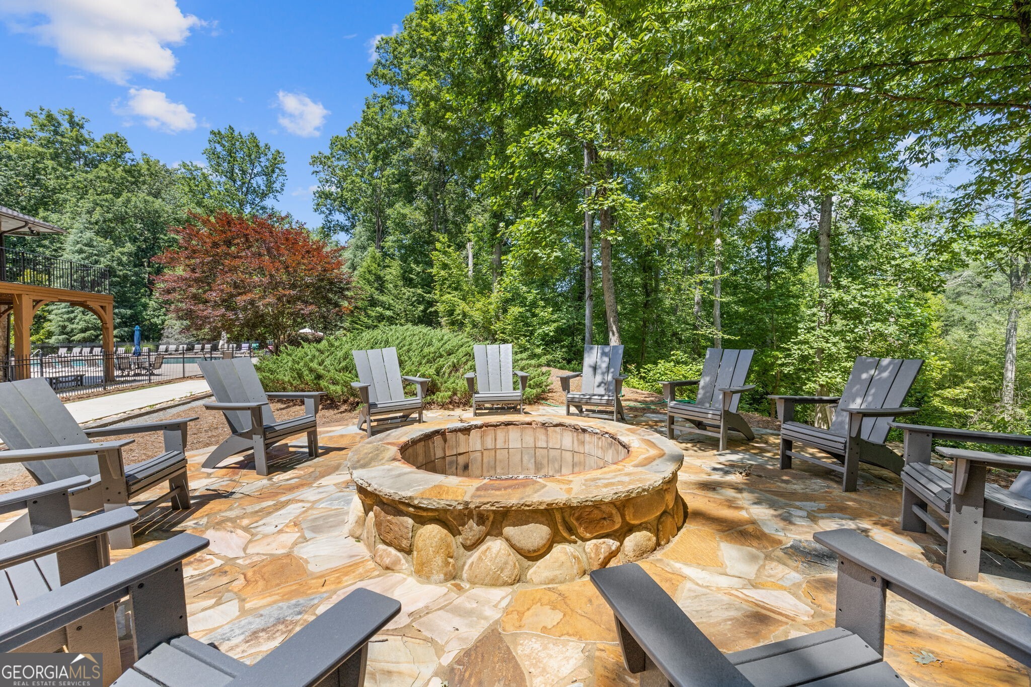 8775 Mica Creek