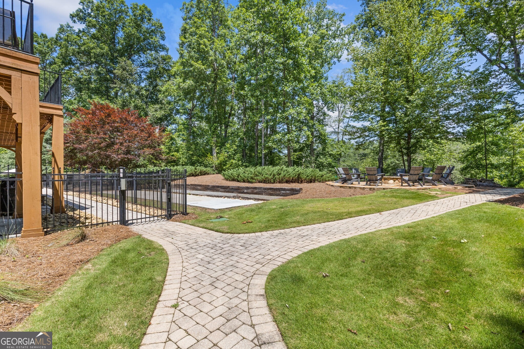 8775 Mica Creek