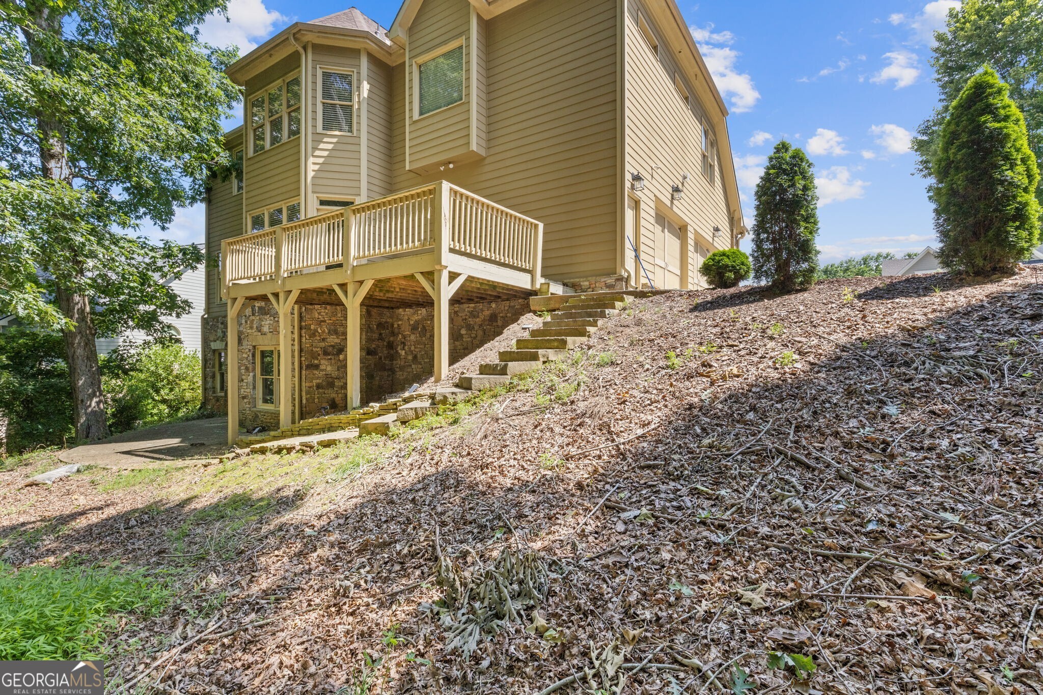 8775 Mica Creek