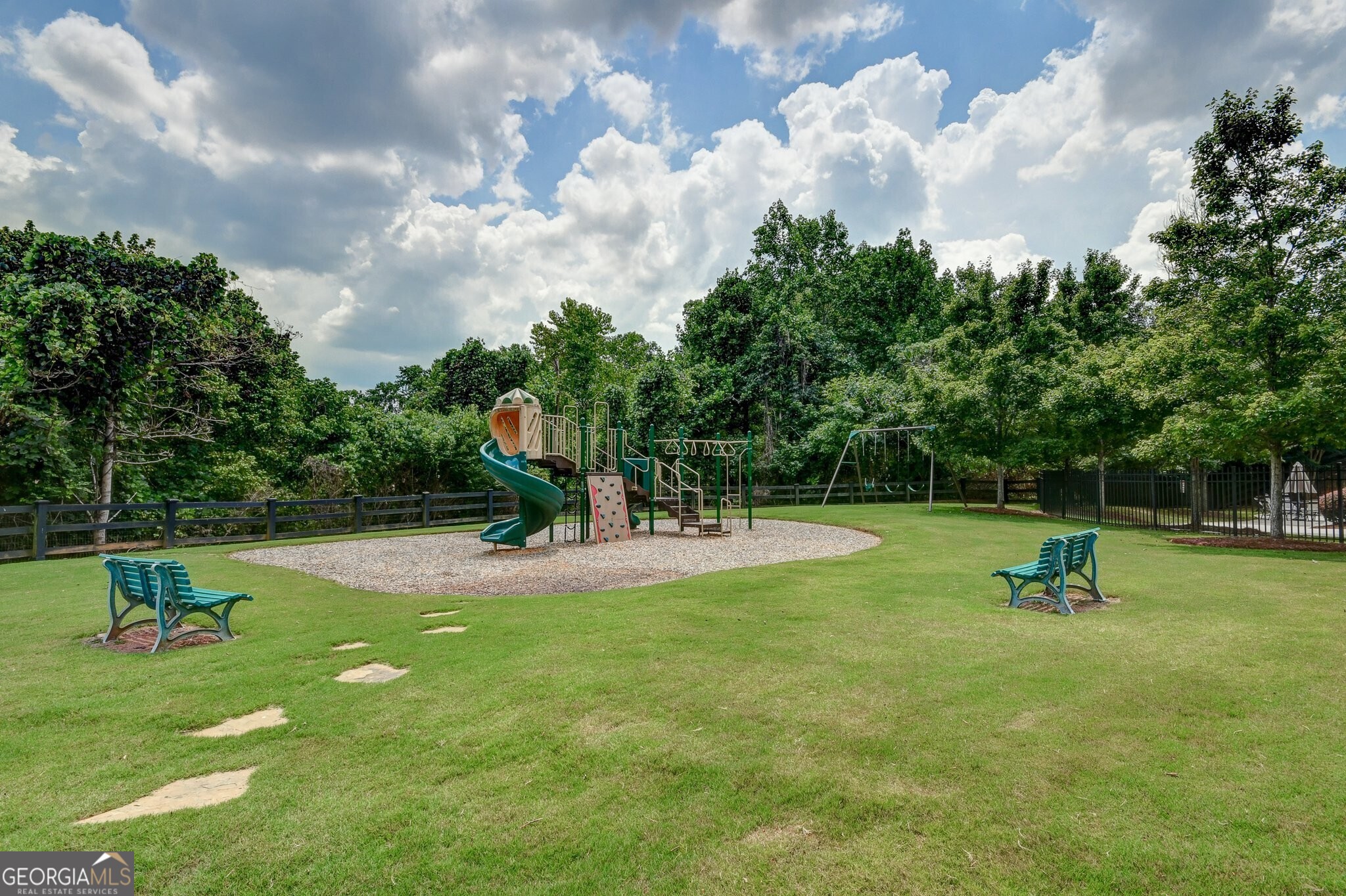5335 Fairmont Glen