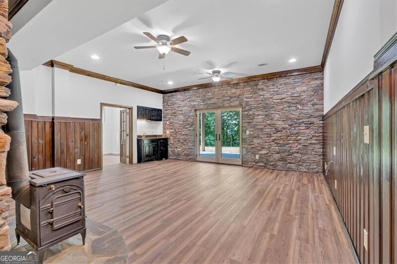 1355 White Road