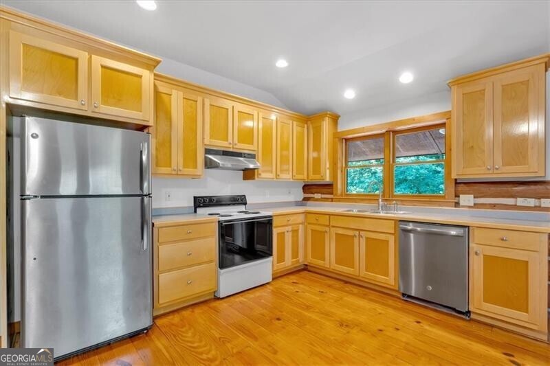 1355 White Road