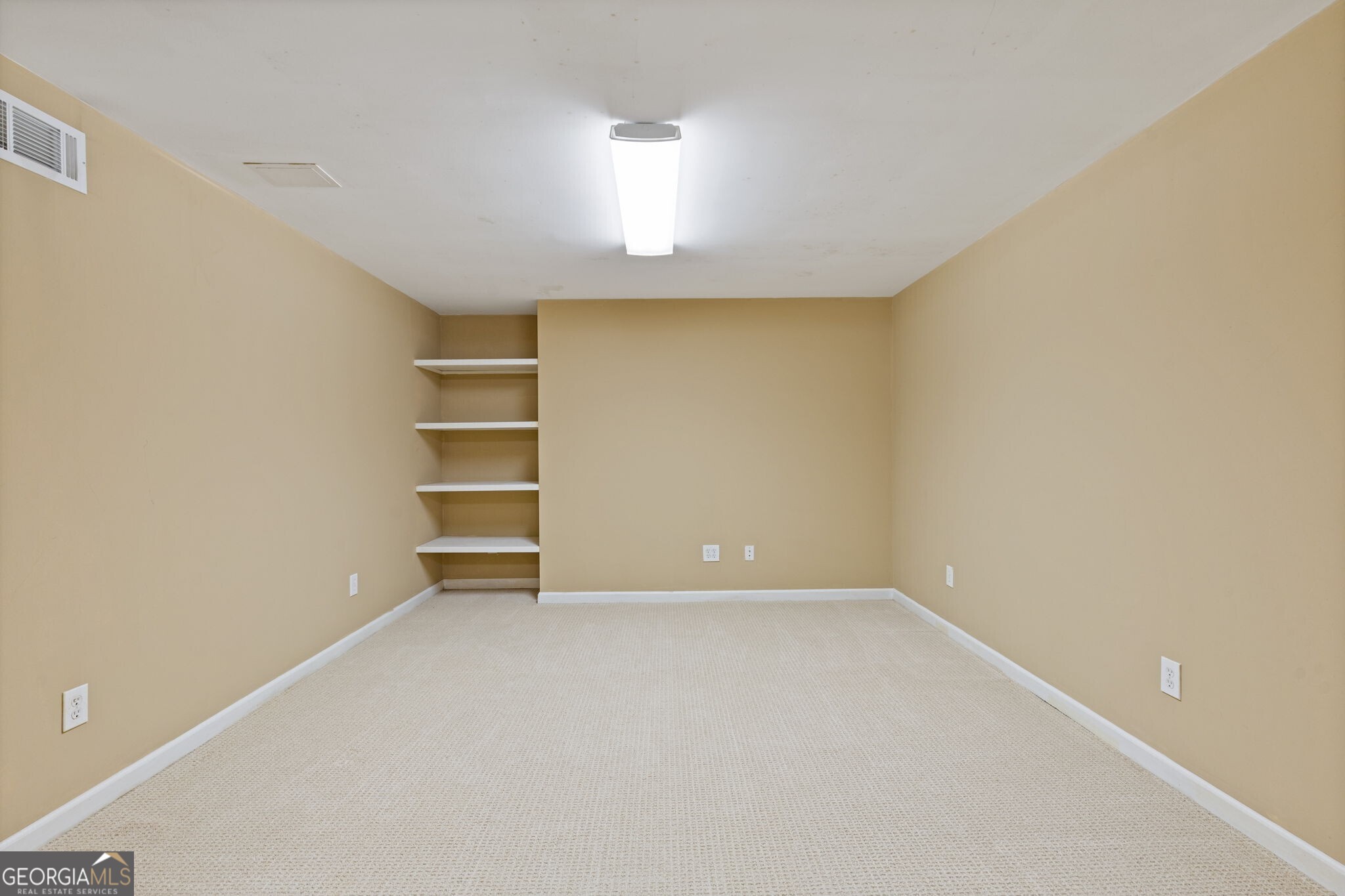 7465 Northampton Court