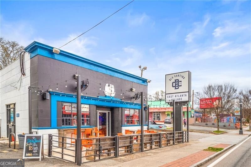 1458 Obie Avenue