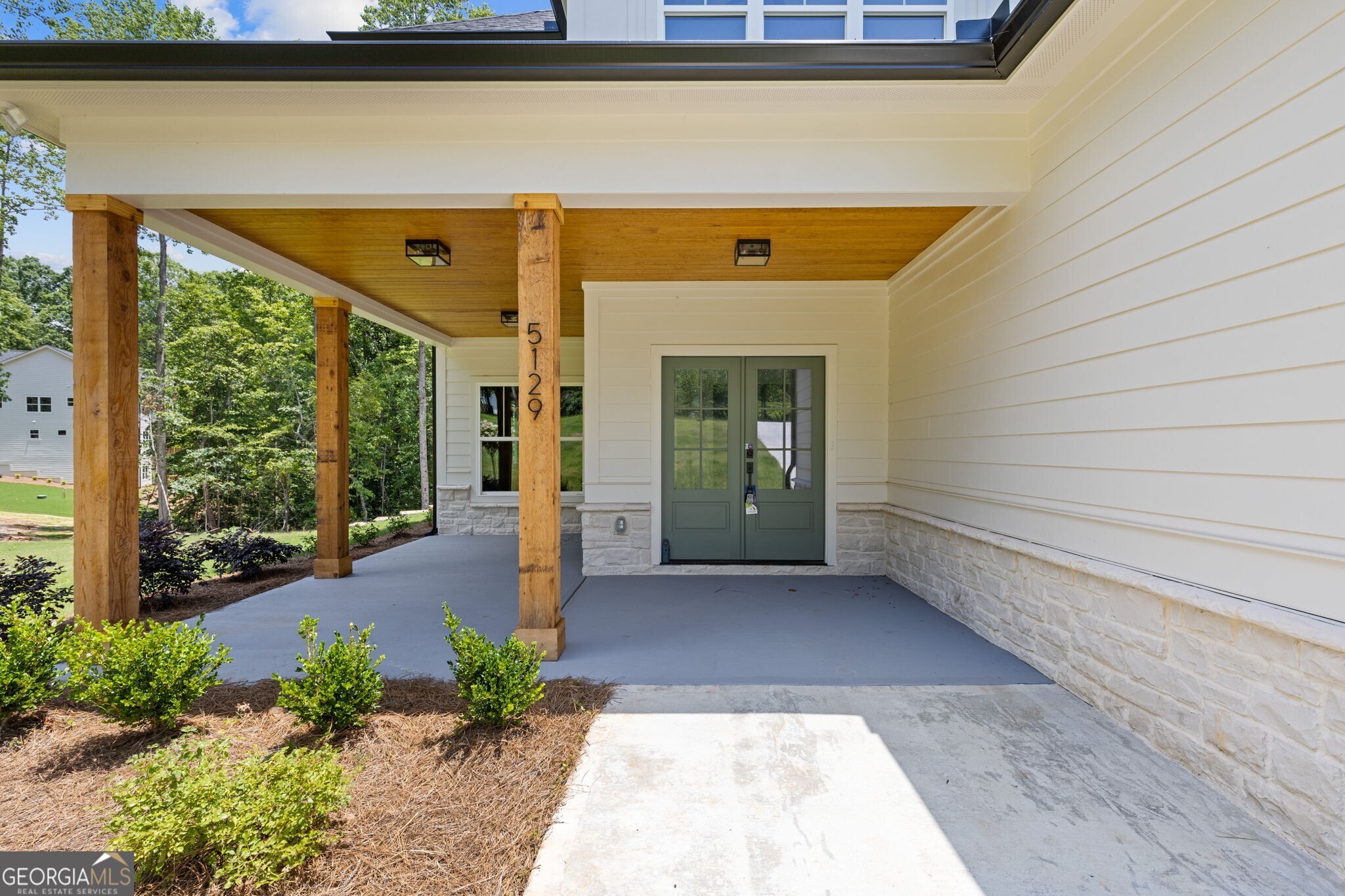 5129 Lee Road