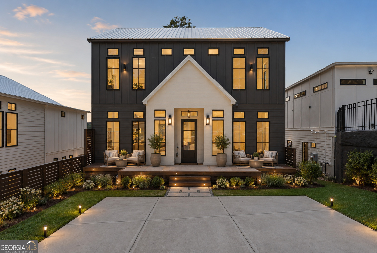 172 Railroad Street, Canton