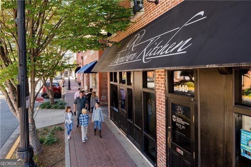 176 Railroad Street, Canton