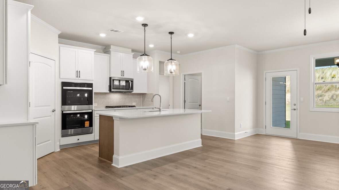 86 Lakeview Point