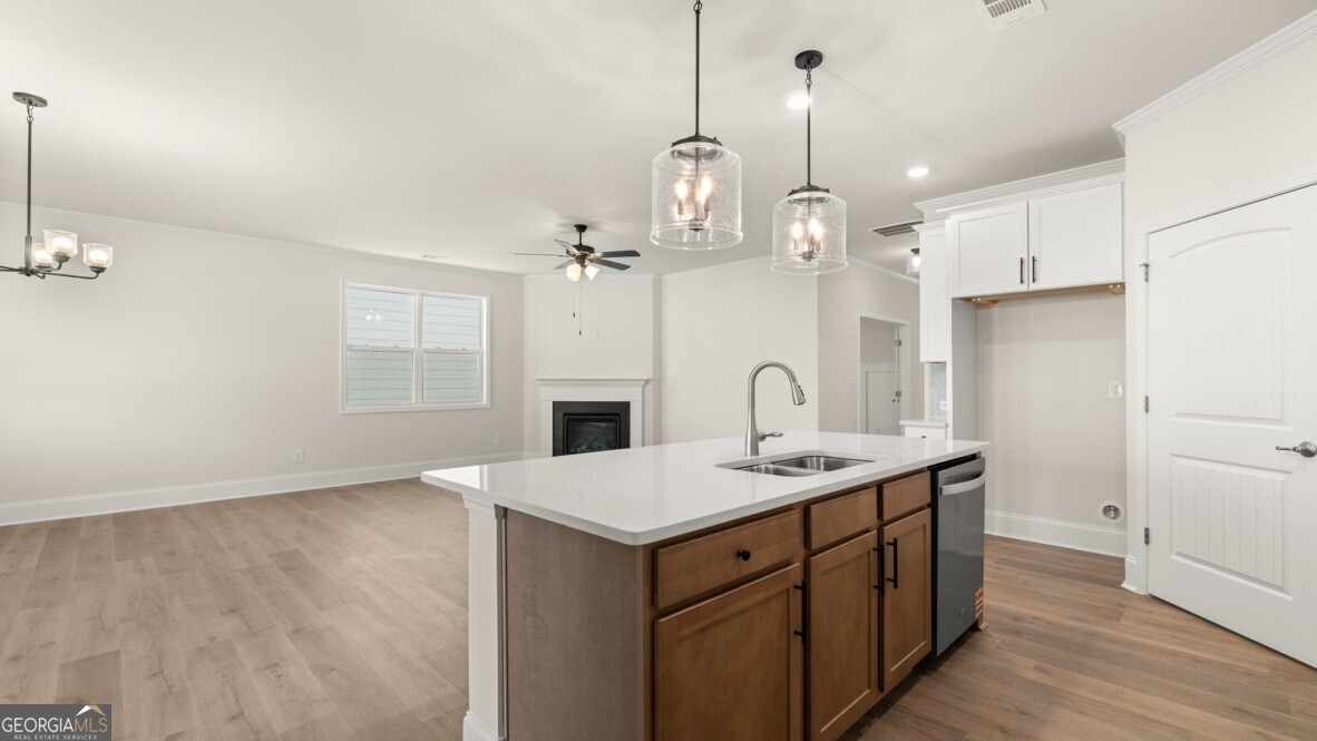 86 Lakeview Point