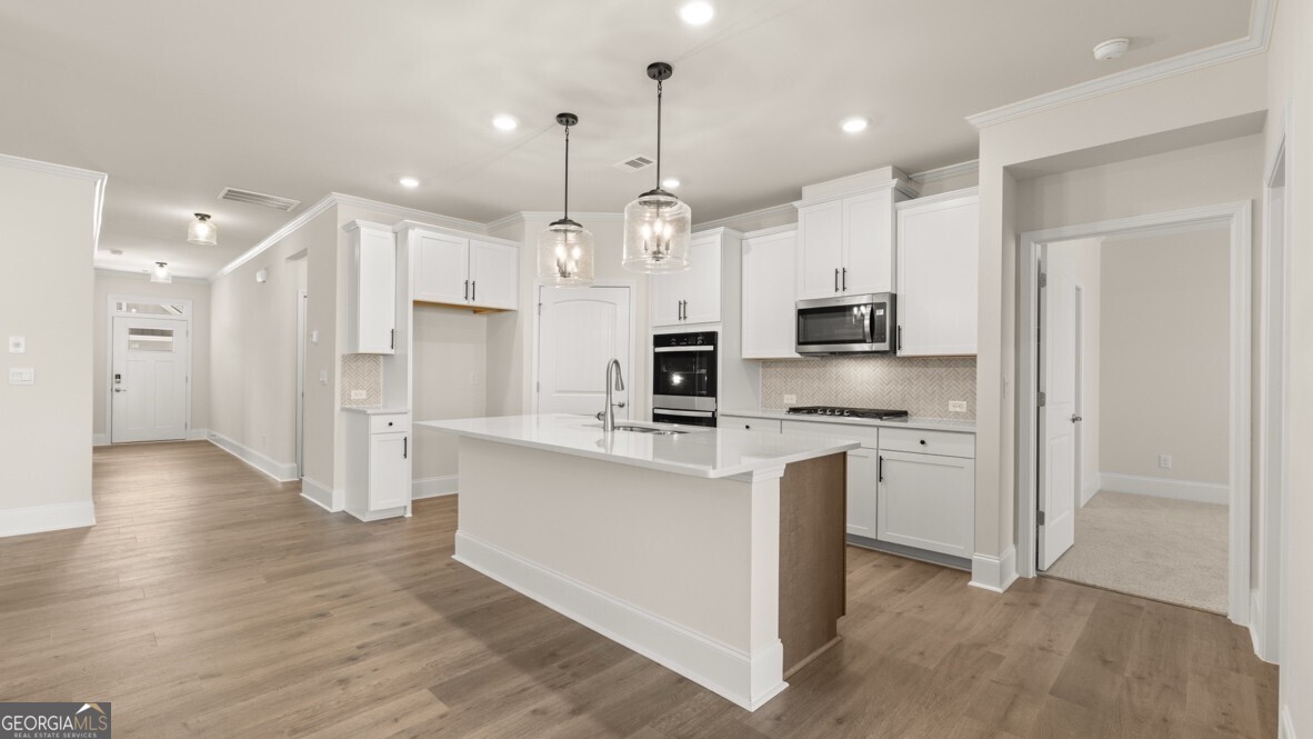 86 Lakeview Point