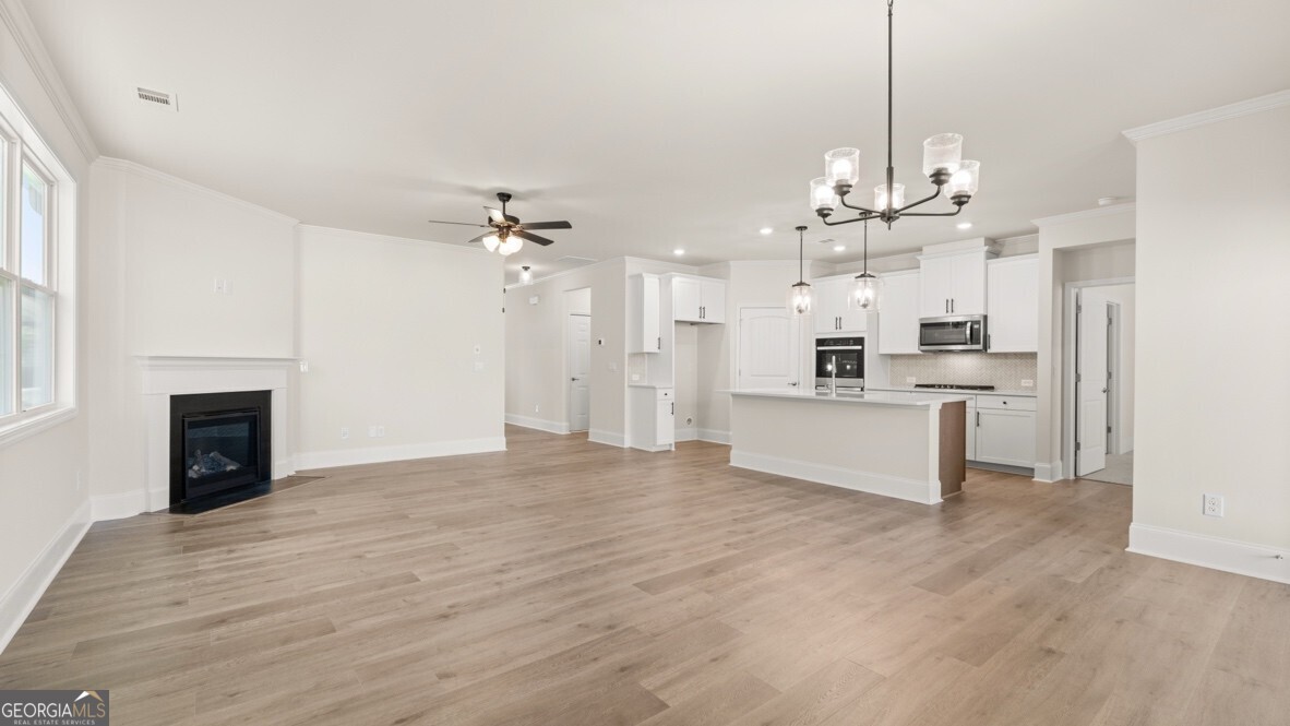 86 Lakeview Point