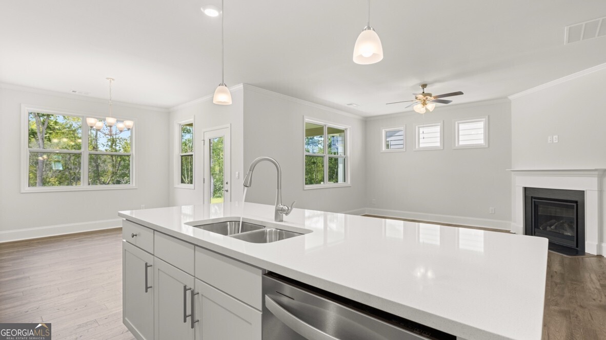 75 Lakeview Point