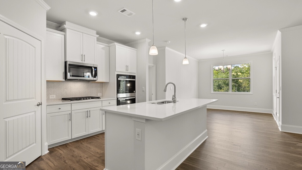 75 Lakeview Point