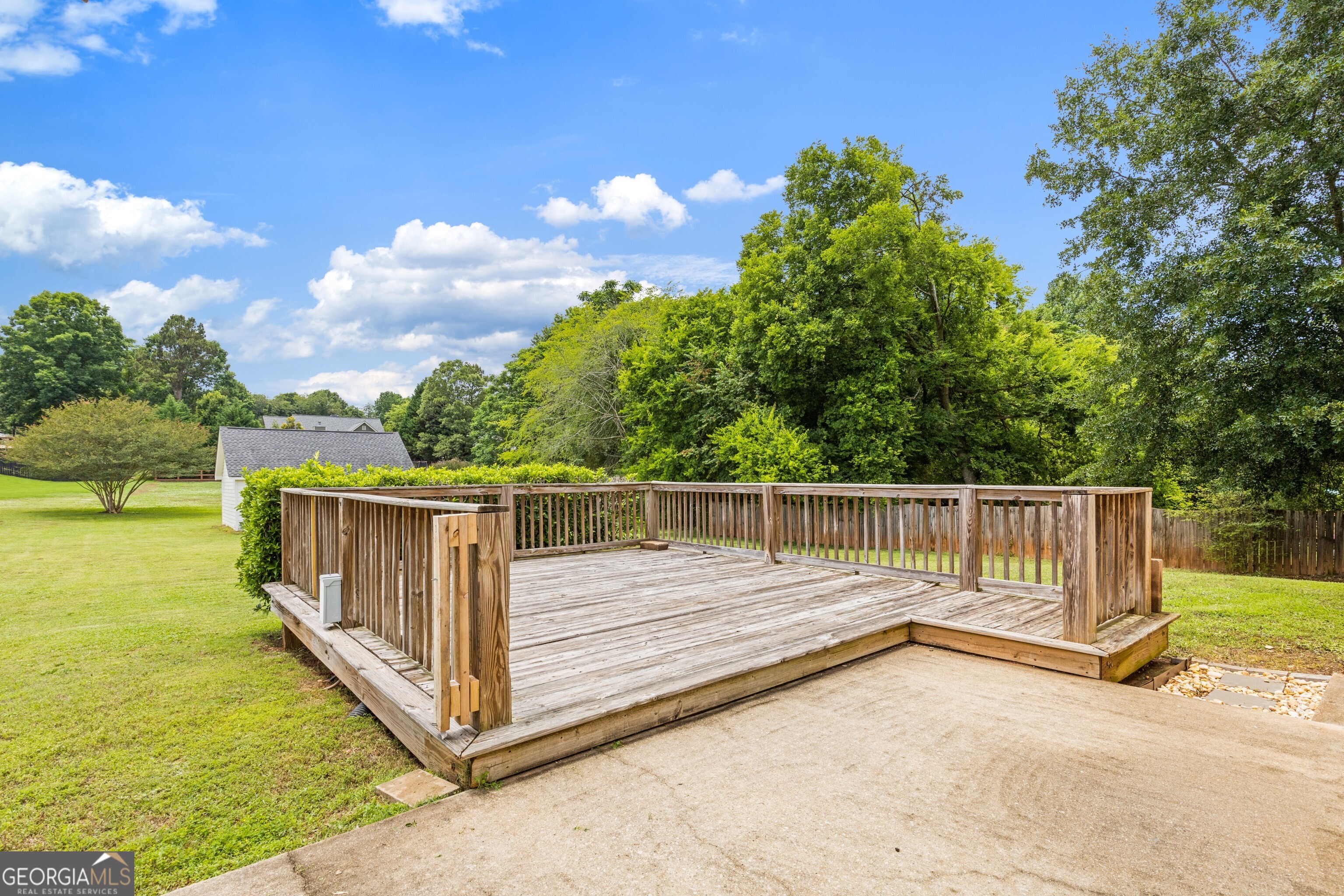360 Finch Way