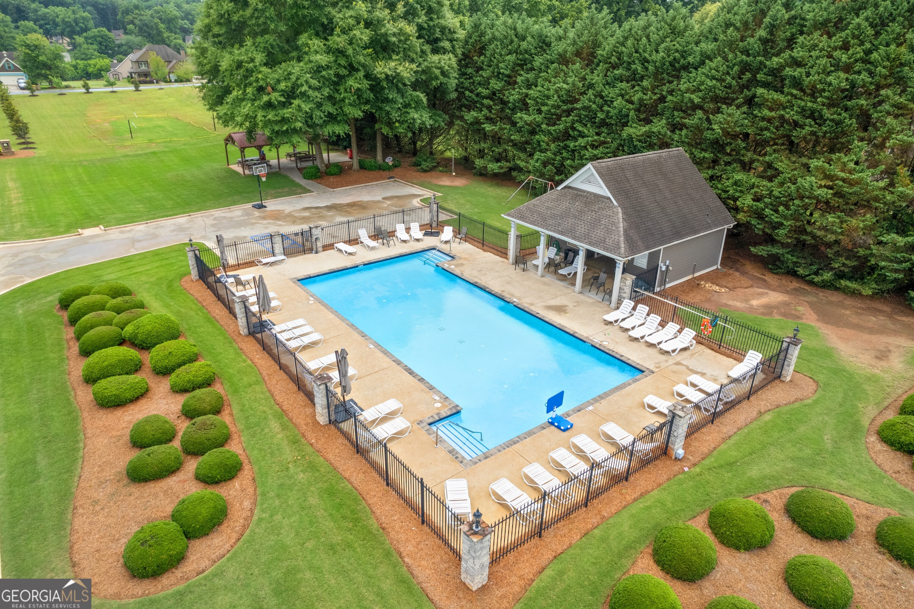 360 Finch Way