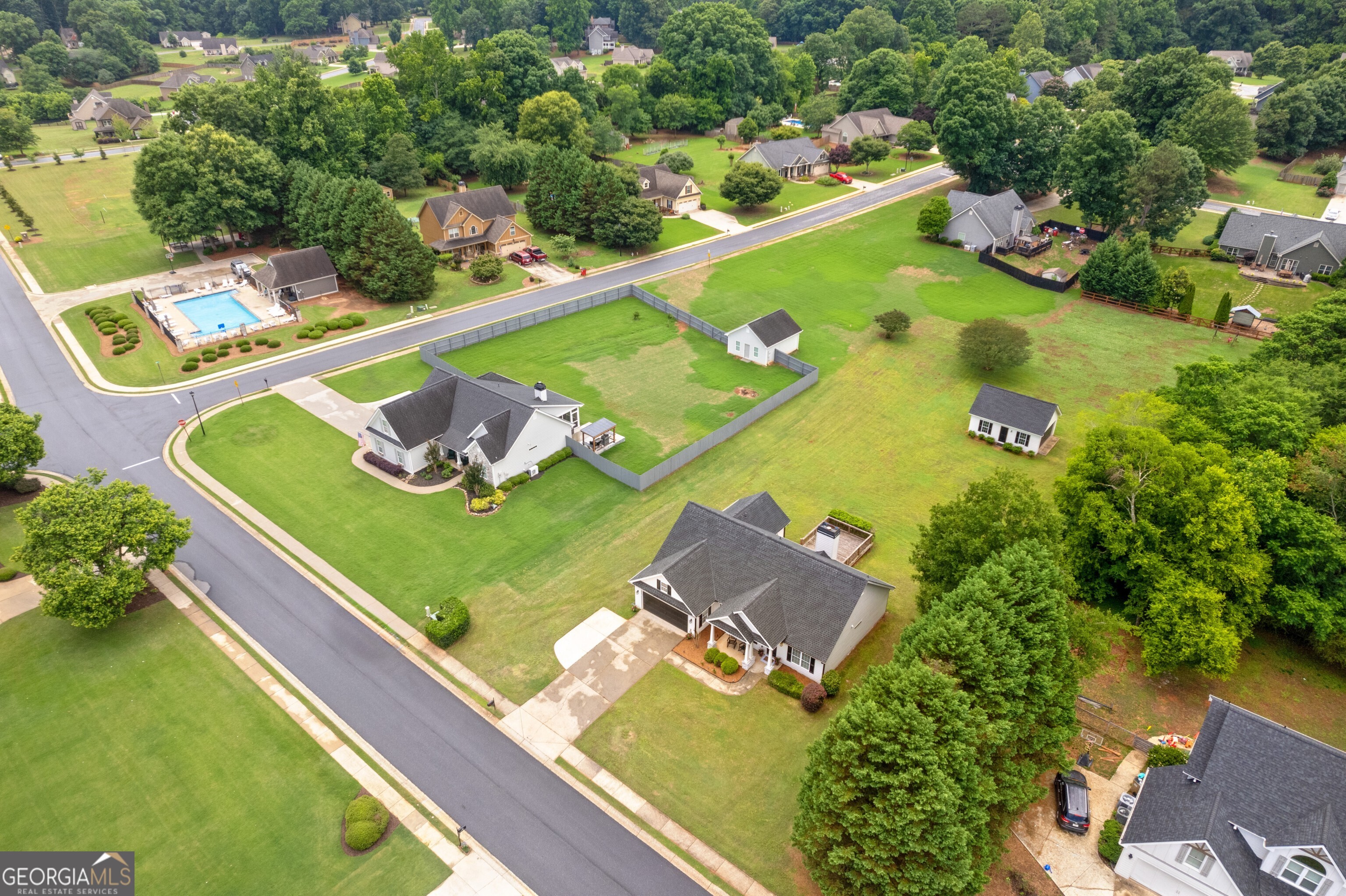 360 Finch Way