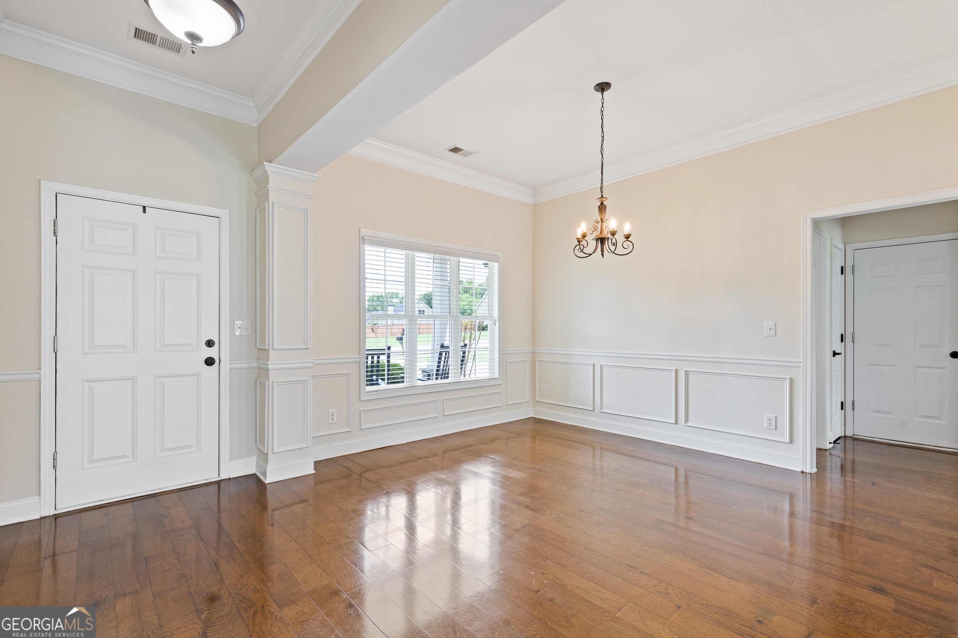 360 Finch Way