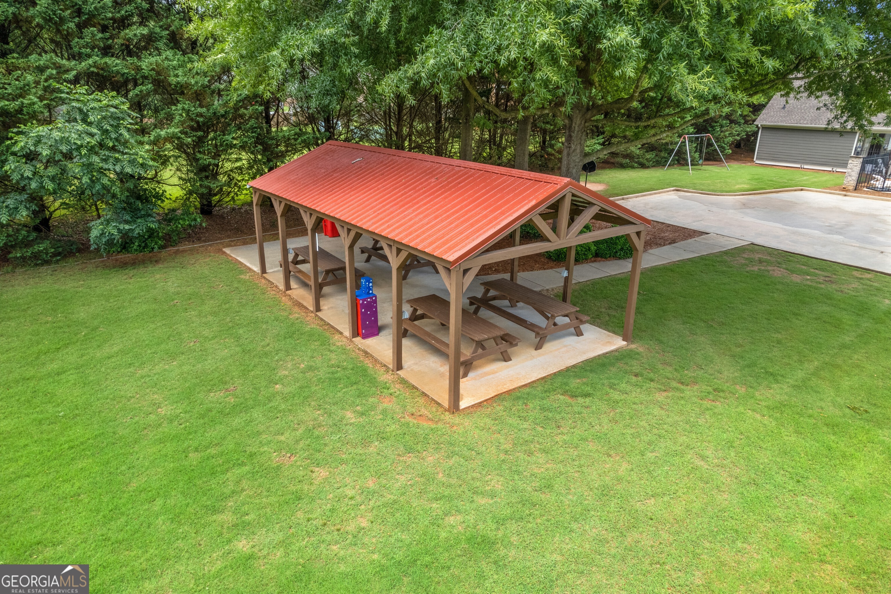 360 Finch Way