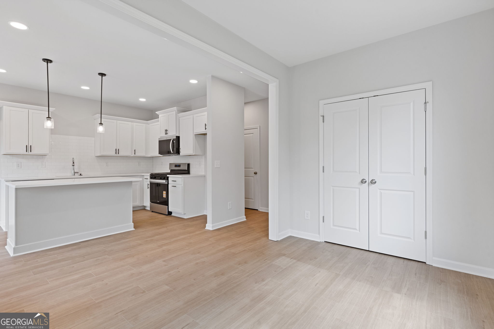 379 Summerville Lane # 12