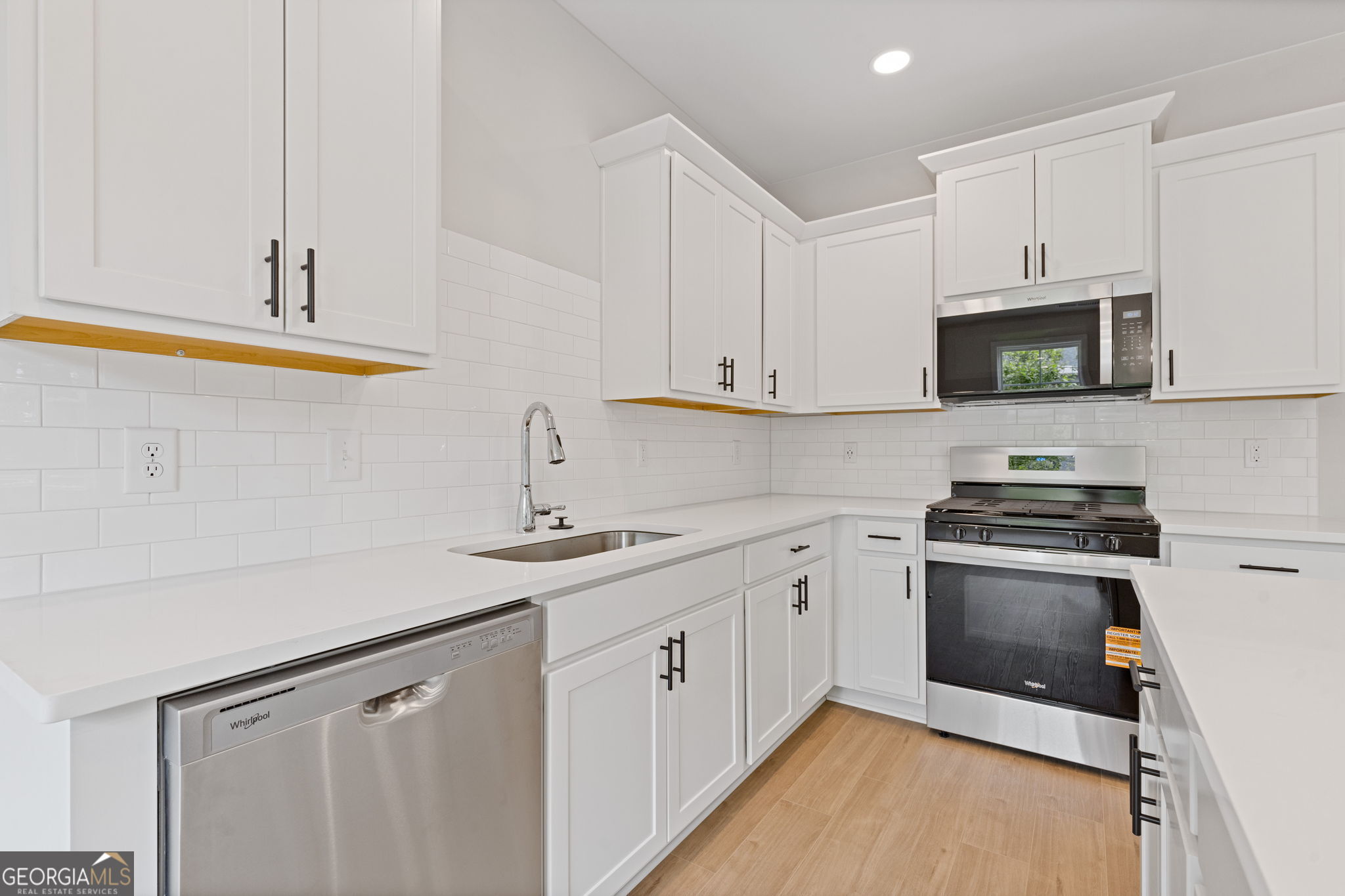 379 Summerville Lane # 12