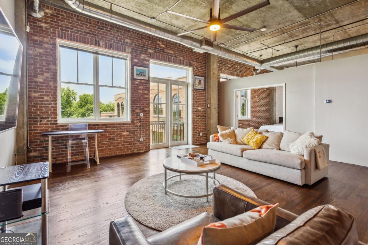 3235 Roswell Road NE # 821