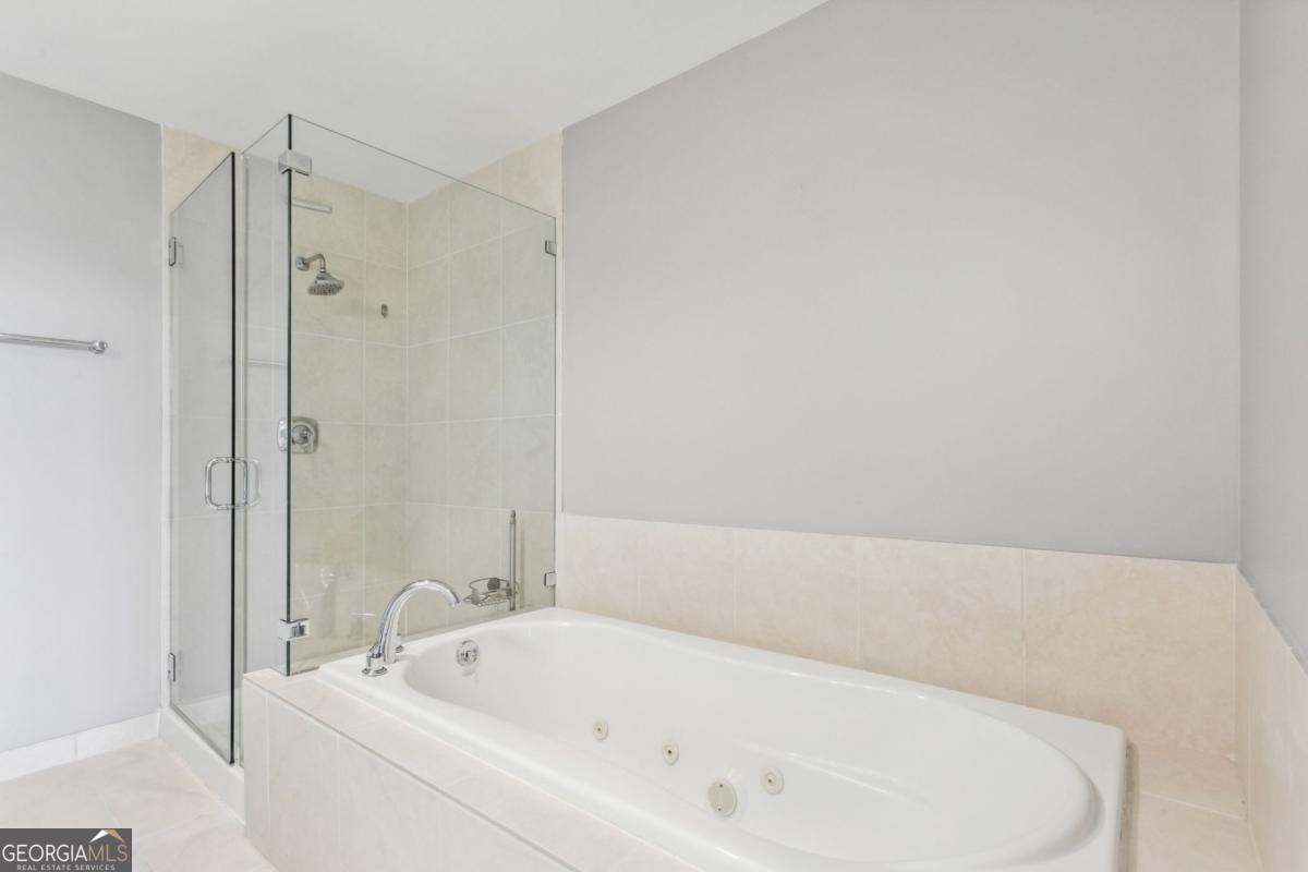 3235 Roswell Road NE # 821