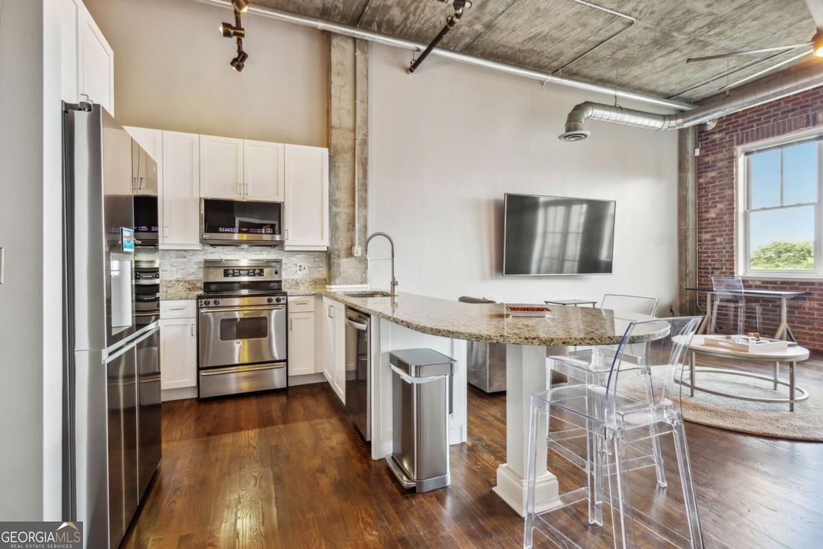 3235 Roswell Road NE # 821