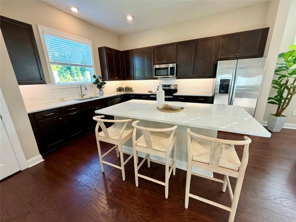 5 Club Cresswind Drive