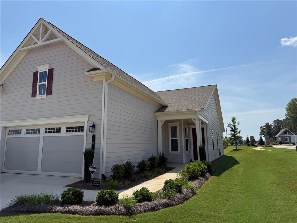 5 Club Cresswind Drive